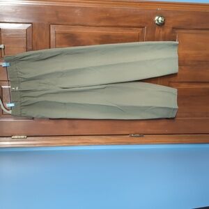 Madewell women's khaki straight leg pants, size Medium, elastic waist band